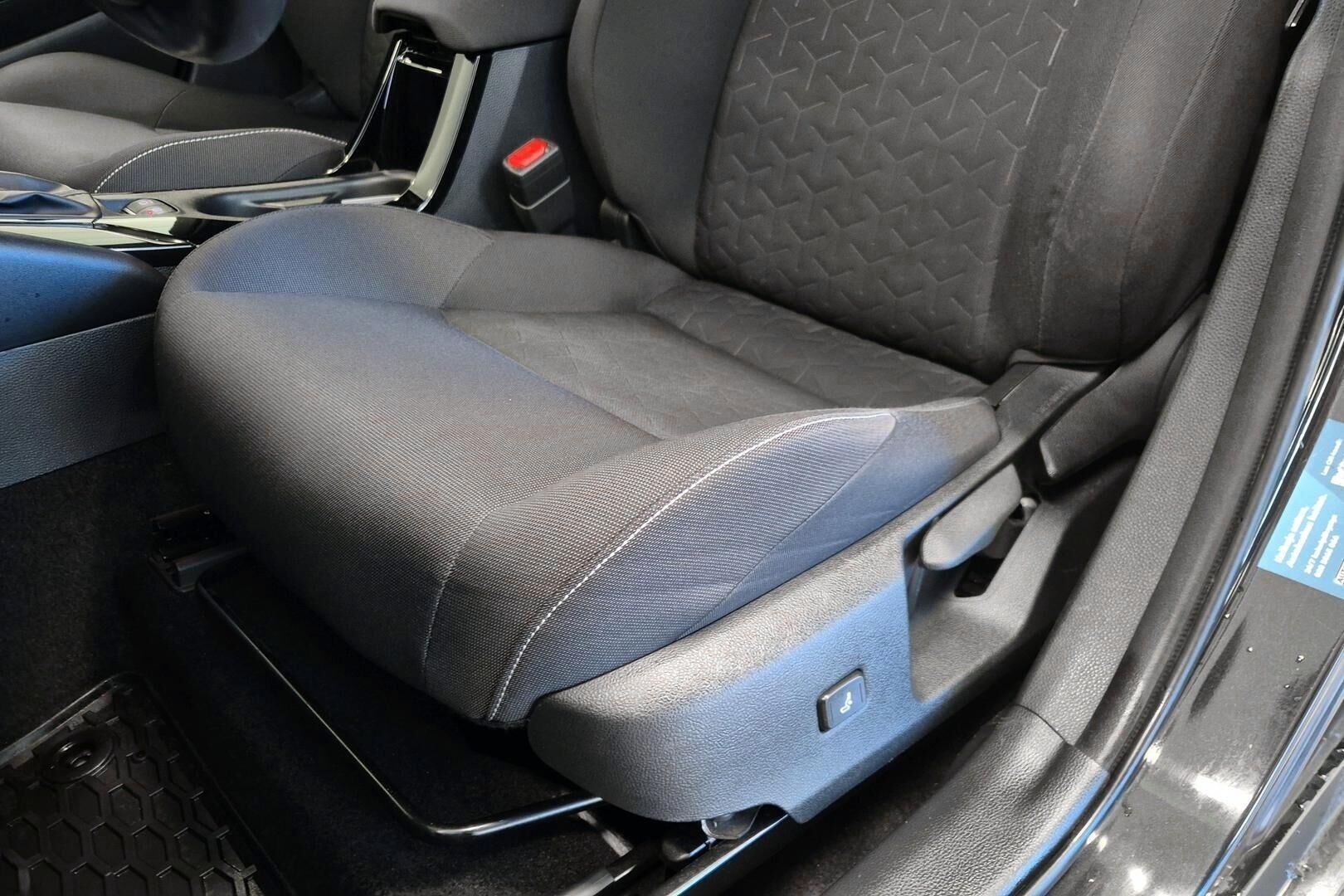 Suzuki Swace iso kuva 16