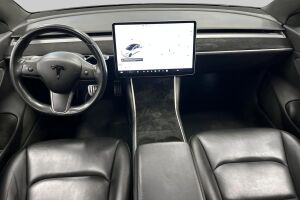 Tesla Model 3 esikatselu 4