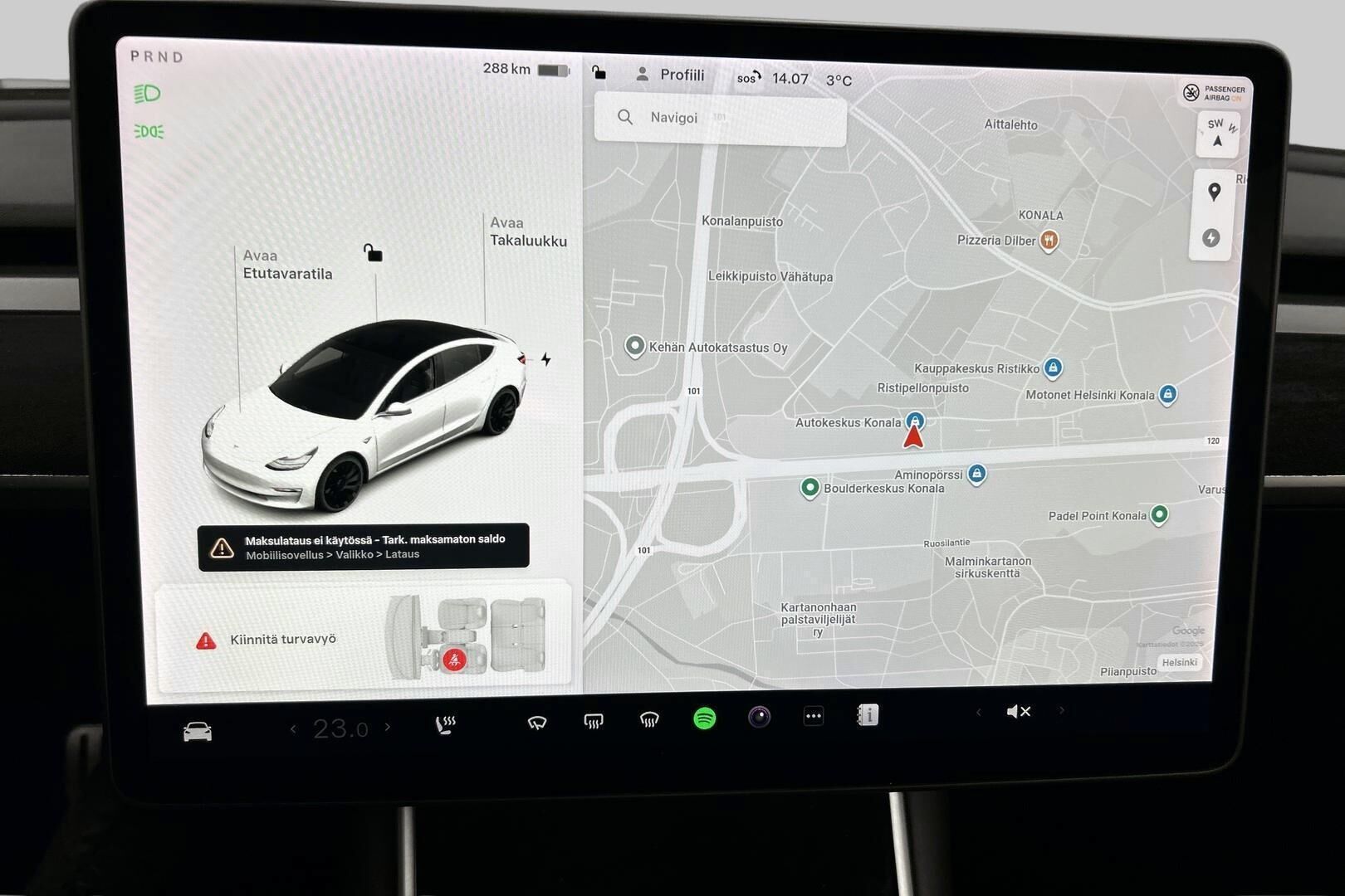 Tesla Model 3 iso kuva 15