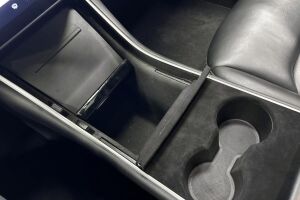 Tesla Model 3 esikatselu 19