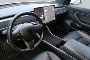 Tesla Model 3 esikatselu 2