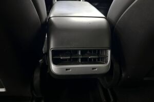 Tesla Model 3 esikatselu 23