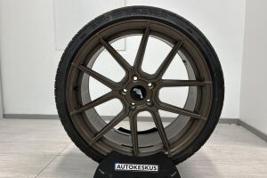 Tesla Model 3 esikatselu 24