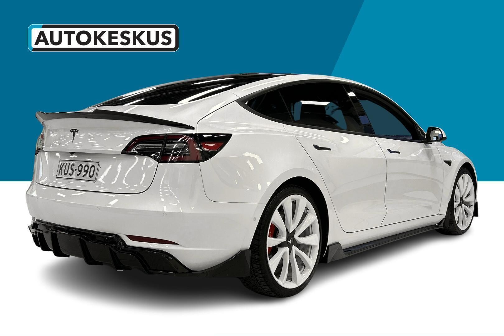 Tesla Model 3 iso kuva 1