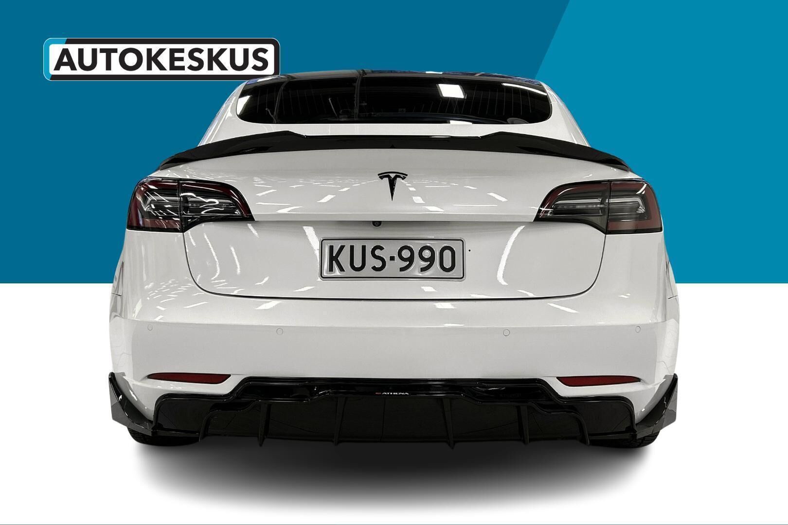 Tesla Model 3 iso kuva 10