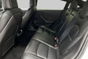 Tesla Model 3 esikatselu 12