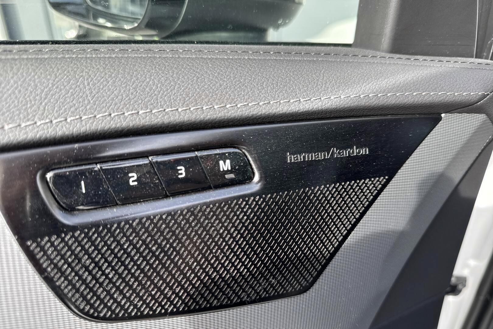 Volvo XC90 iso kuva 4