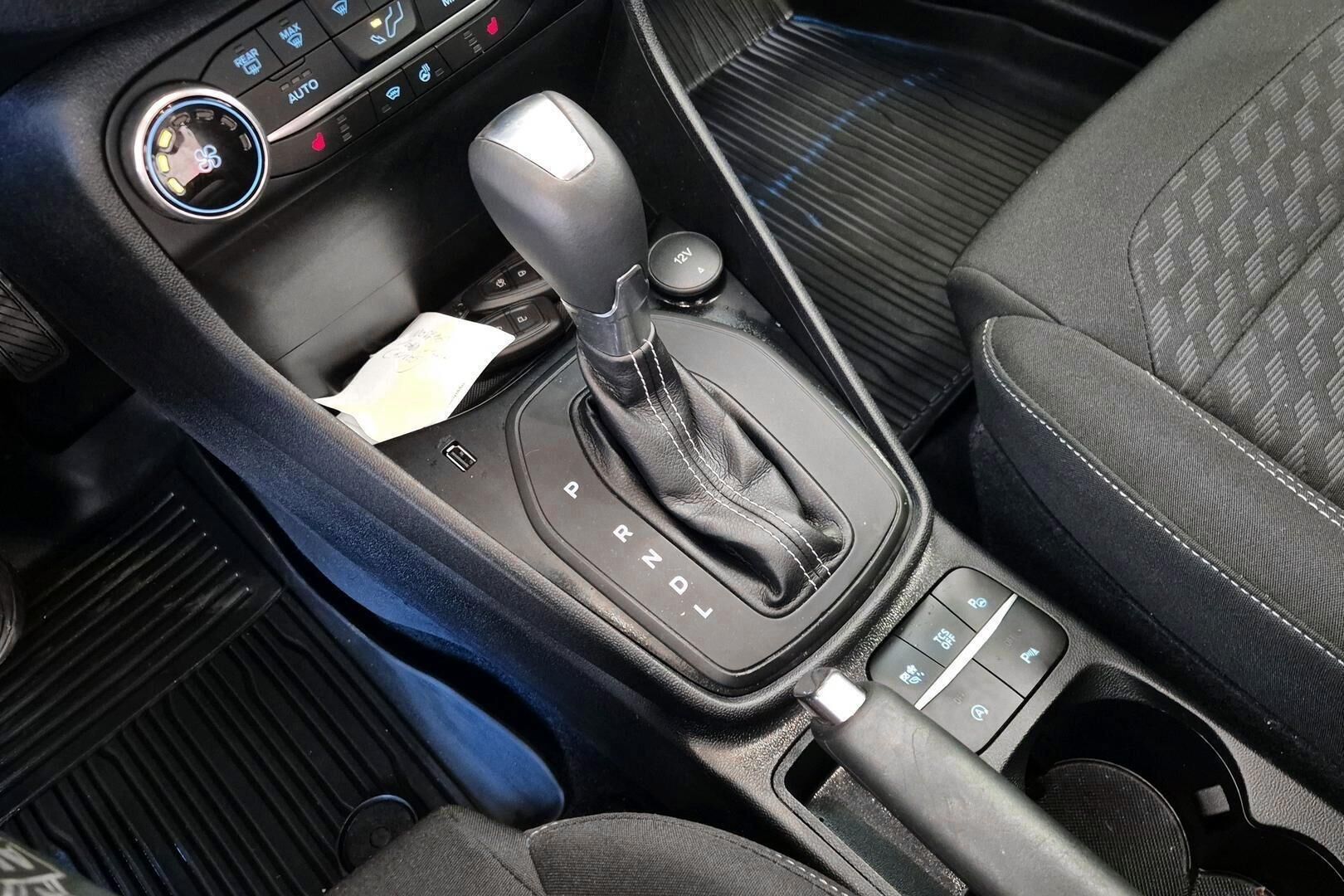 Ford Fiesta iso kuva 18