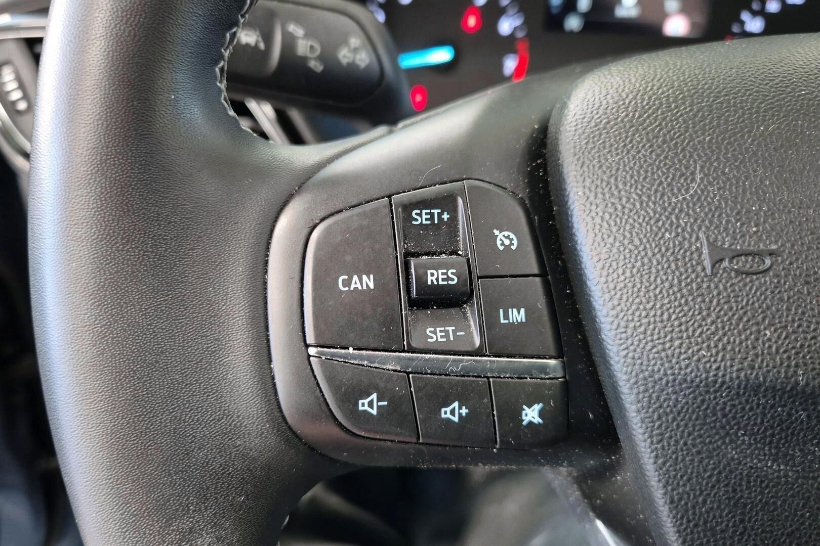 Ford Fiesta iso kuva 20