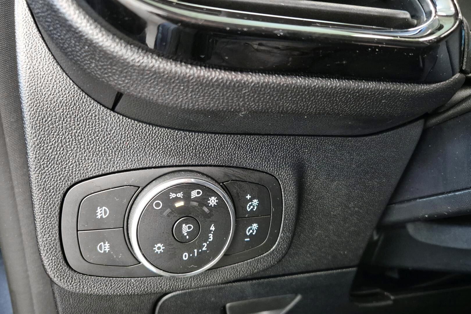 Ford Fiesta iso kuva 22