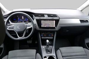 Volkswagen Touran esikatselu 2