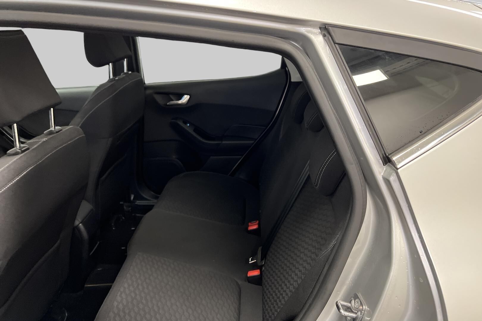 Ford Fiesta iso kuva 10