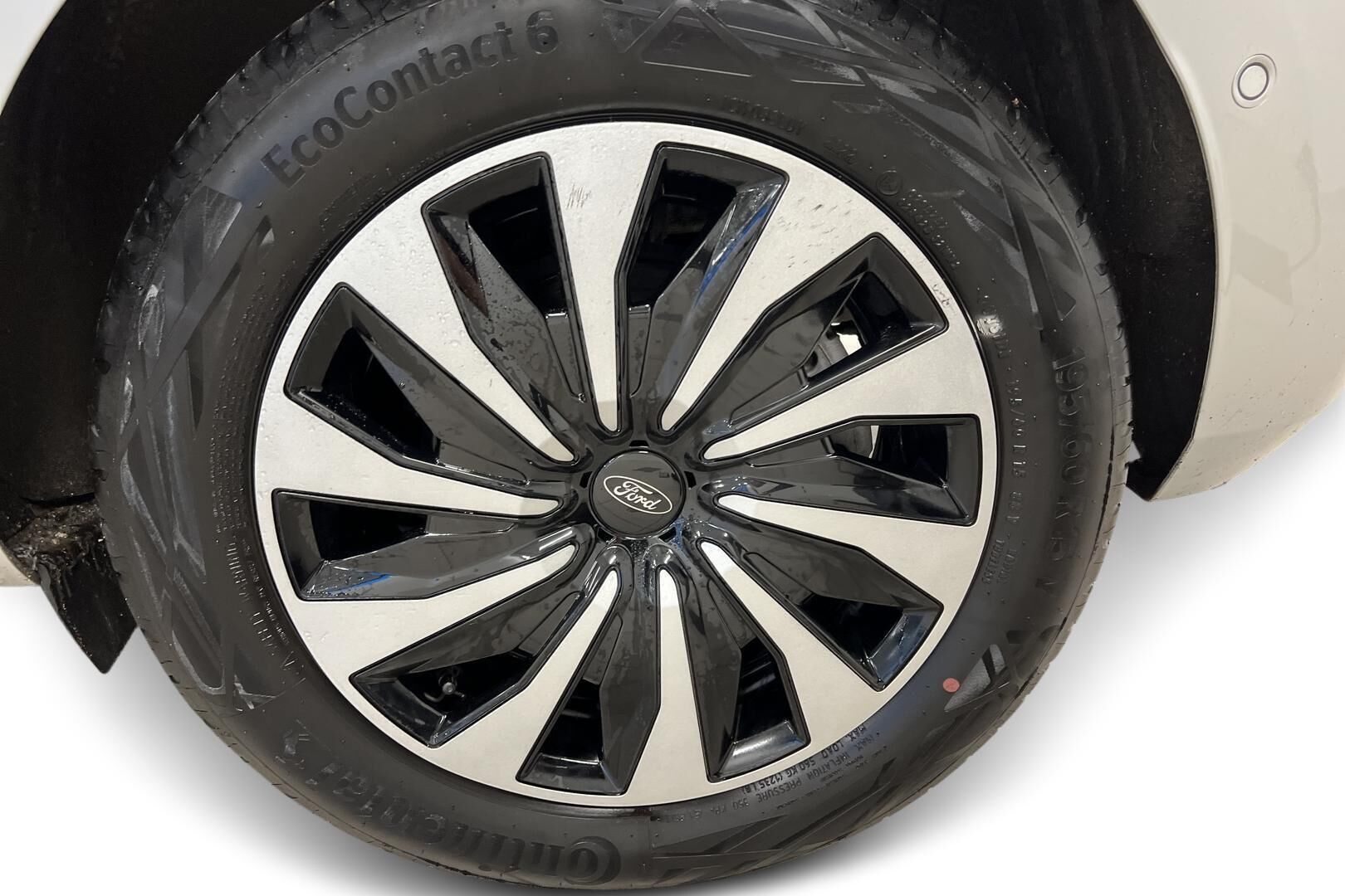 Ford Fiesta iso kuva 13