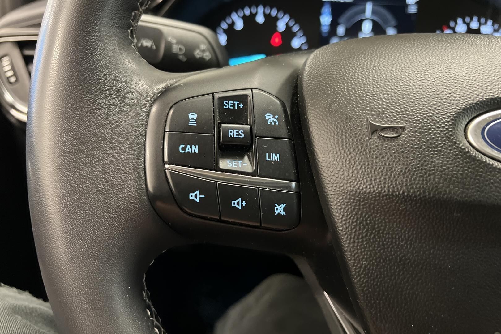 Ford Fiesta iso kuva 19