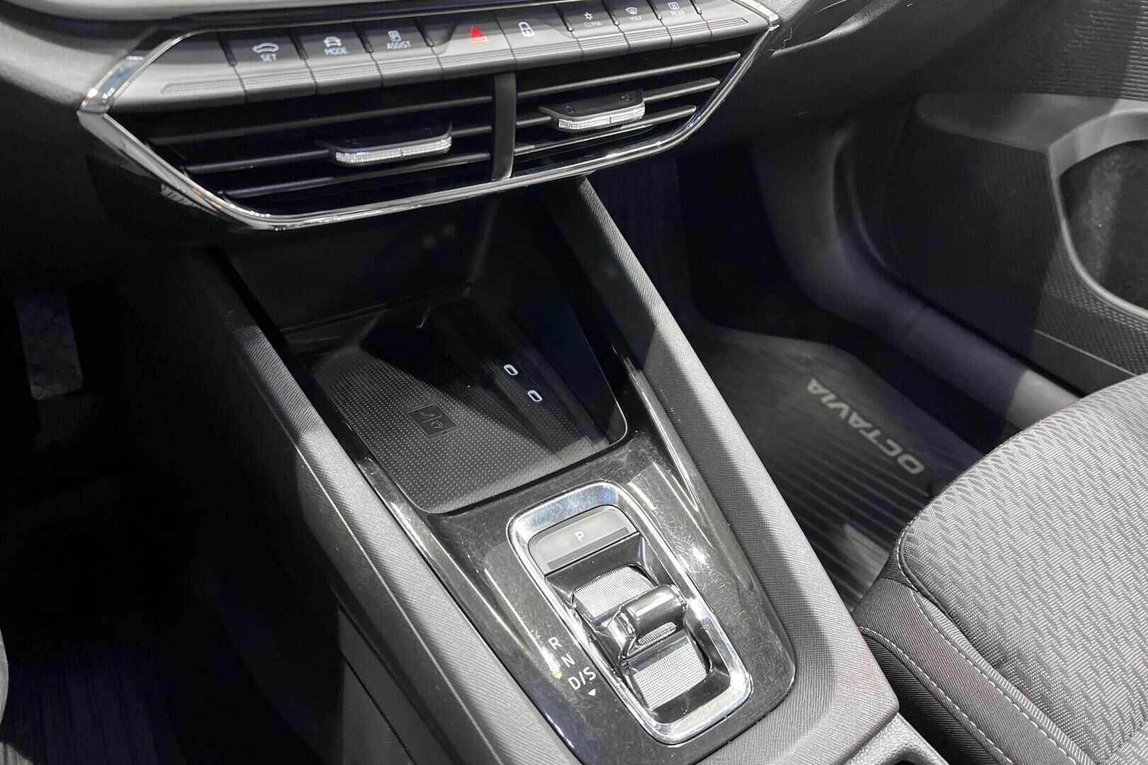 Skoda Octavia iso kuva 26