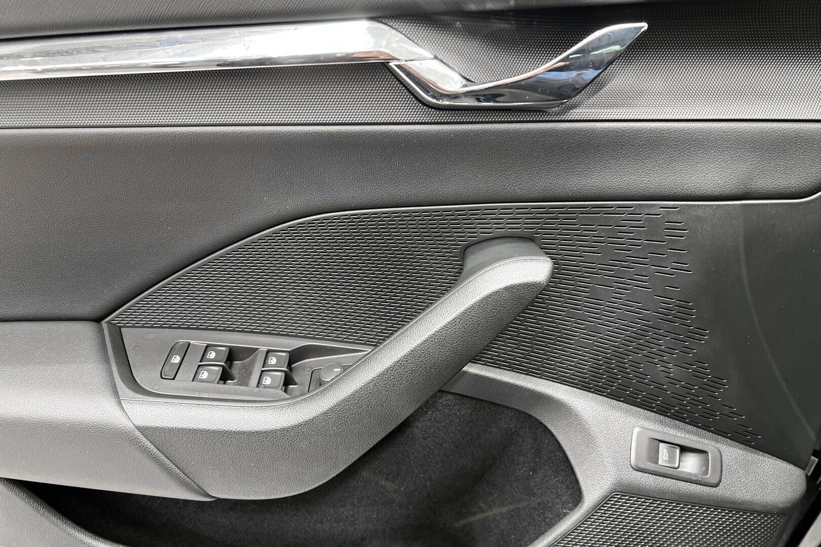 Skoda Octavia iso kuva 32