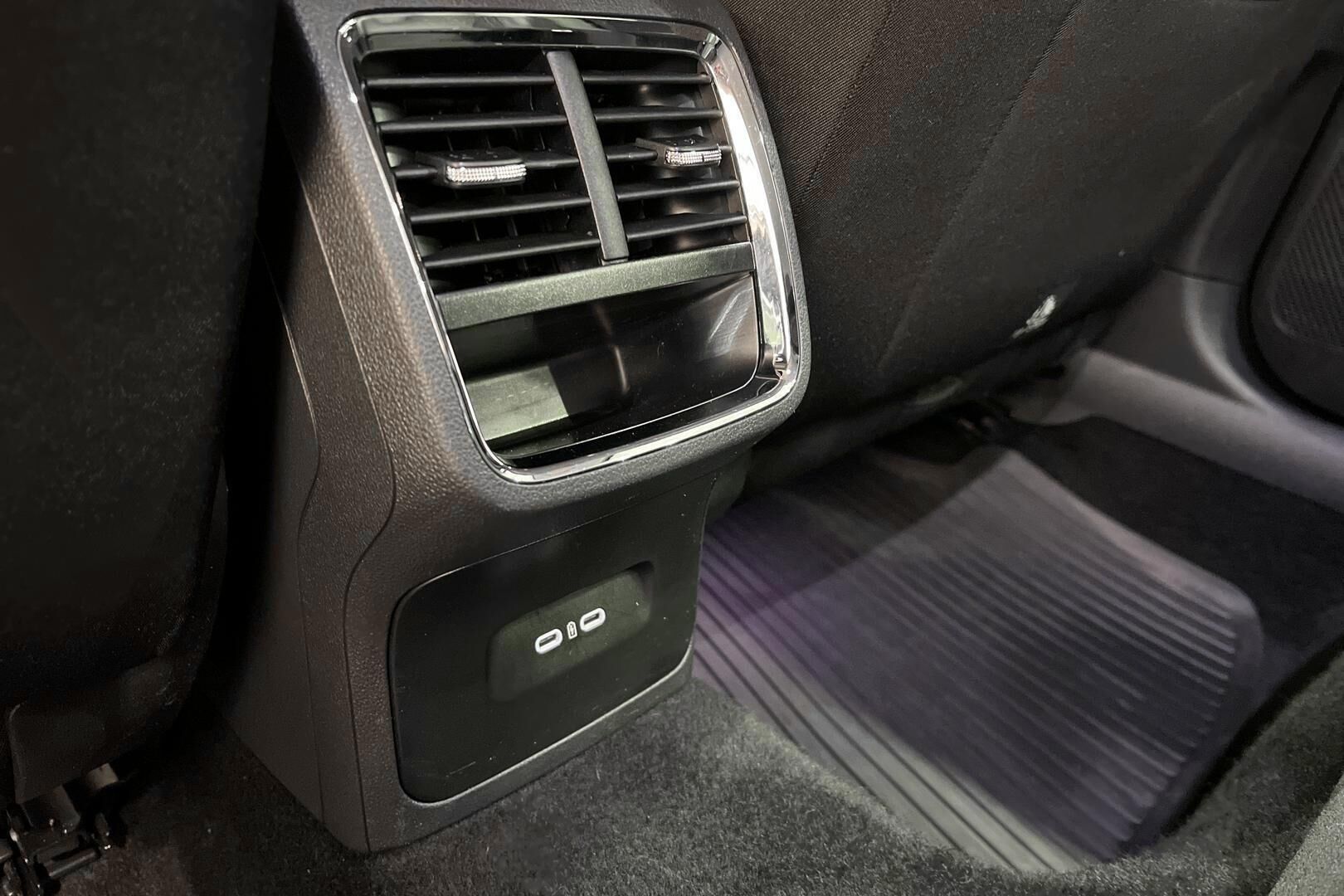 Skoda Octavia iso kuva 33