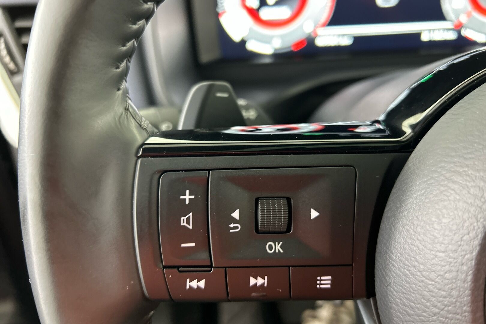Nissan Qashqai iso kuva 18