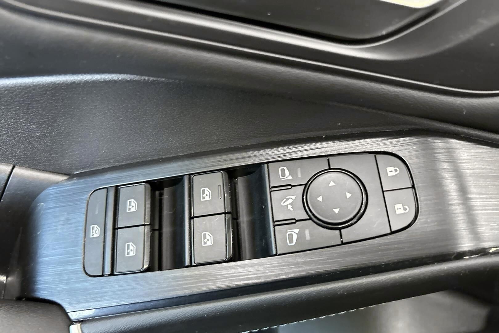 Nissan Qashqai iso kuva 16