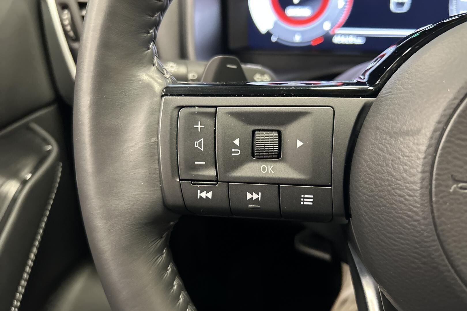 Nissan Qashqai iso kuva 16