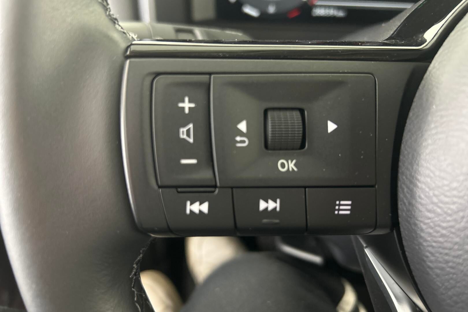 Nissan Qashqai iso kuva 14