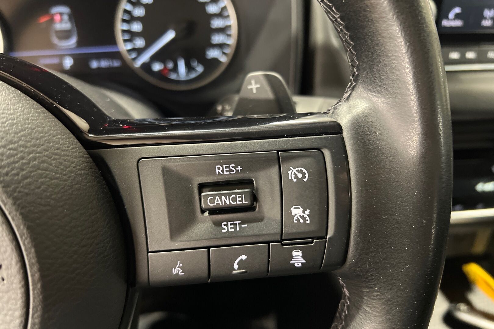 Nissan Qashqai iso kuva 14