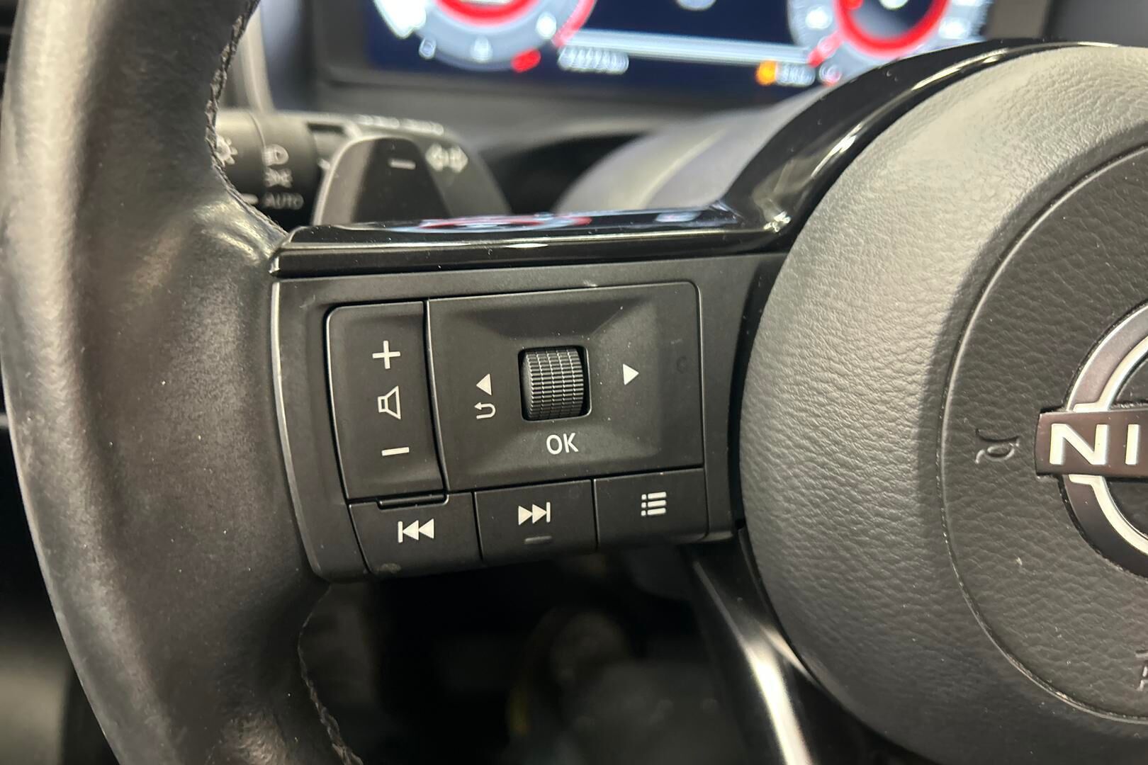 Nissan Qashqai iso kuva 16