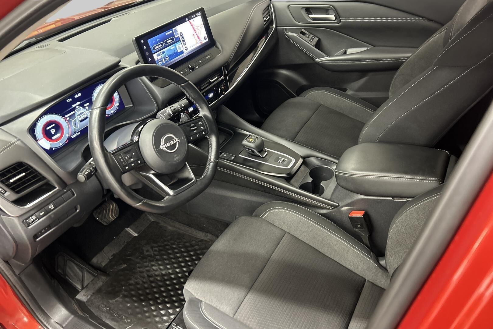 Nissan Qashqai iso kuva 9