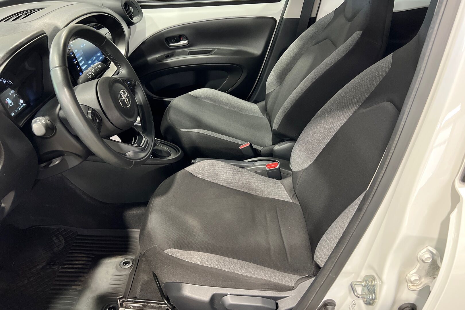 Toyota Aygo X iso kuva 15