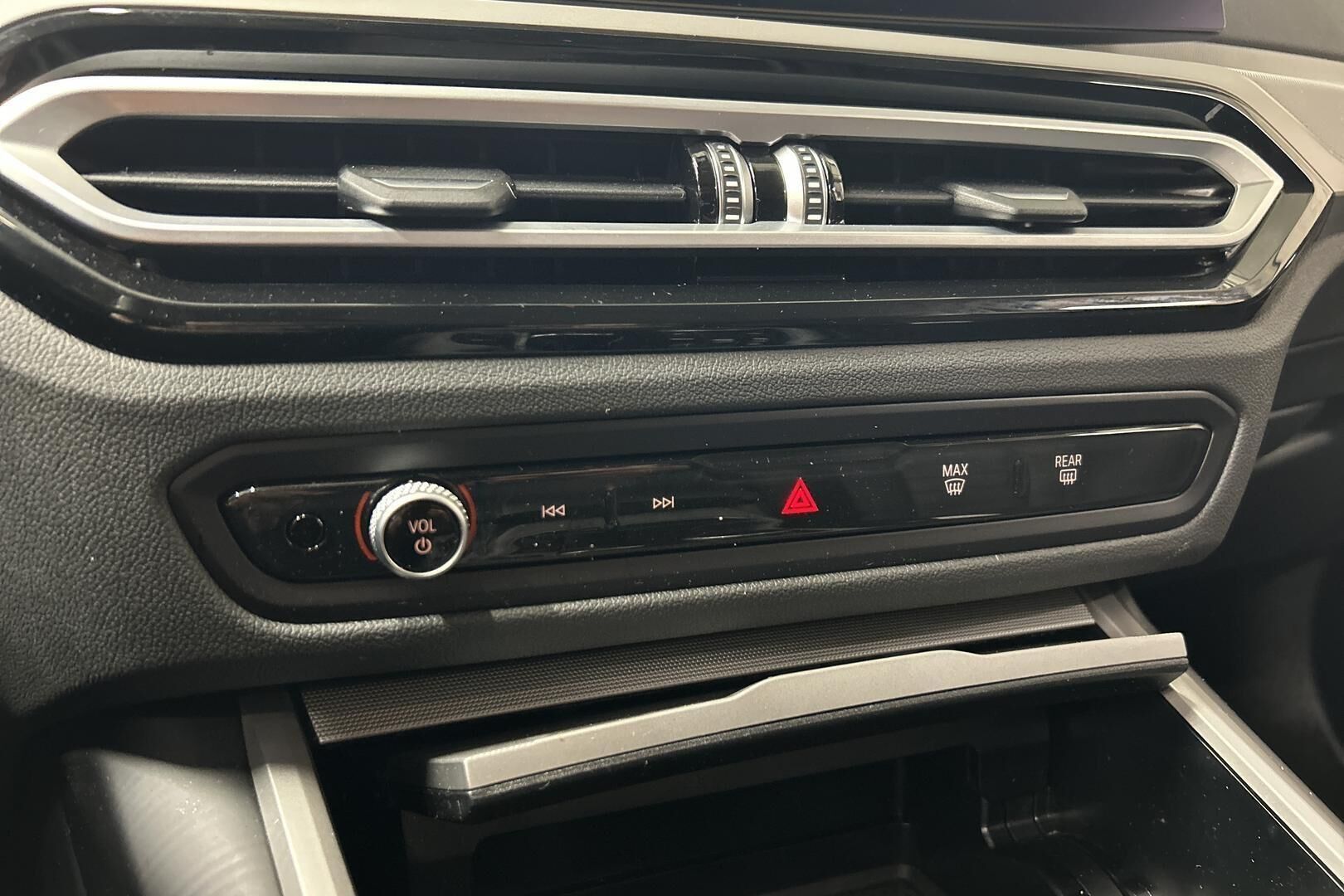 BMW 3-sarja iso kuva 19