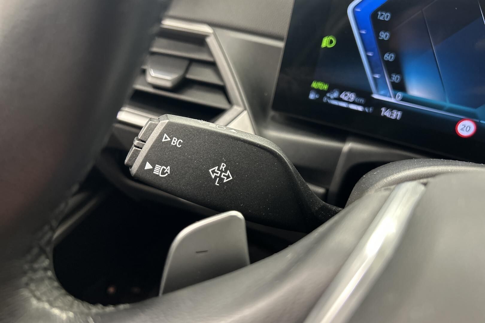 BMW 3-sarja iso kuva 23