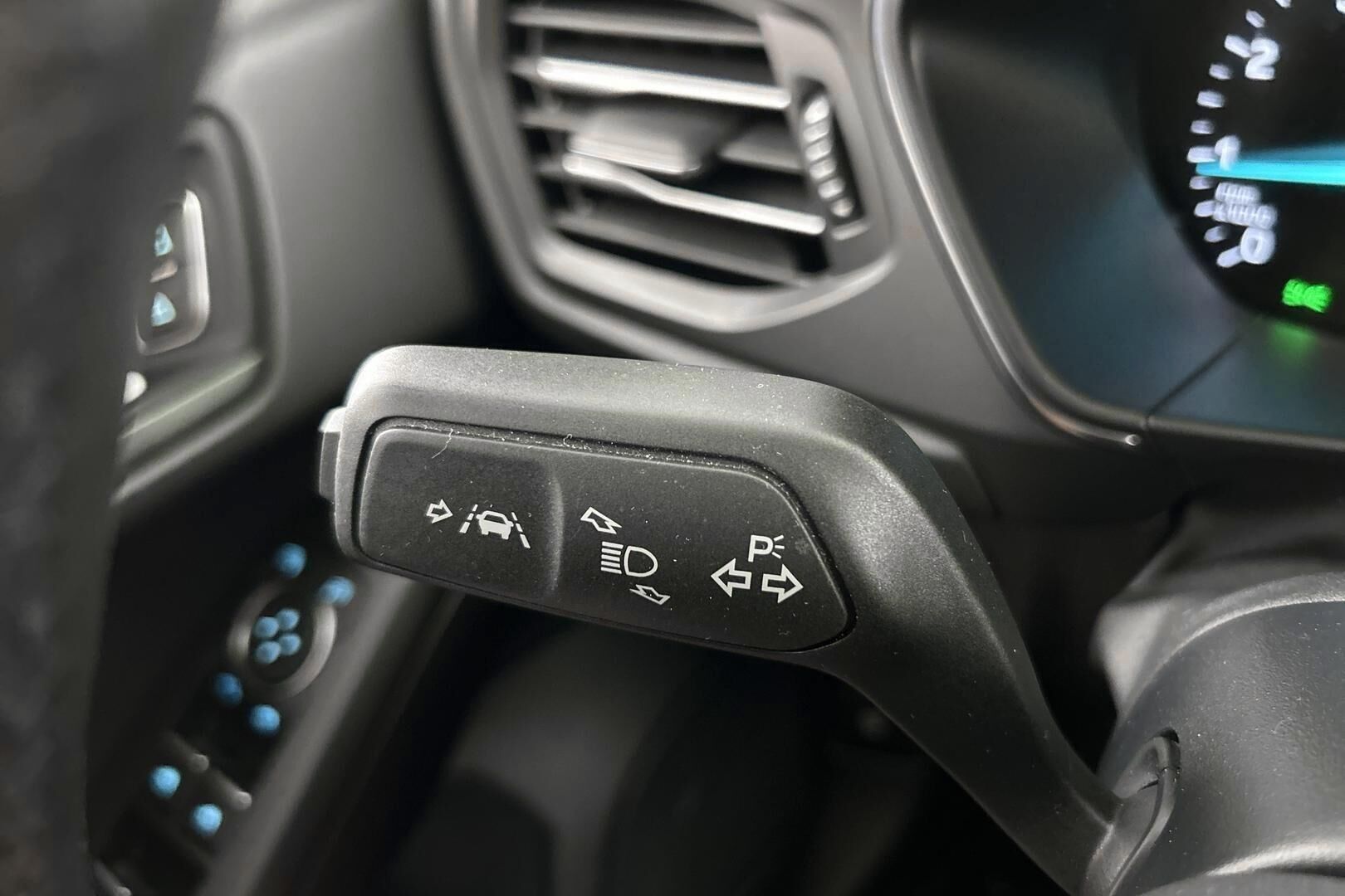 FORD Focus iso kuva 7