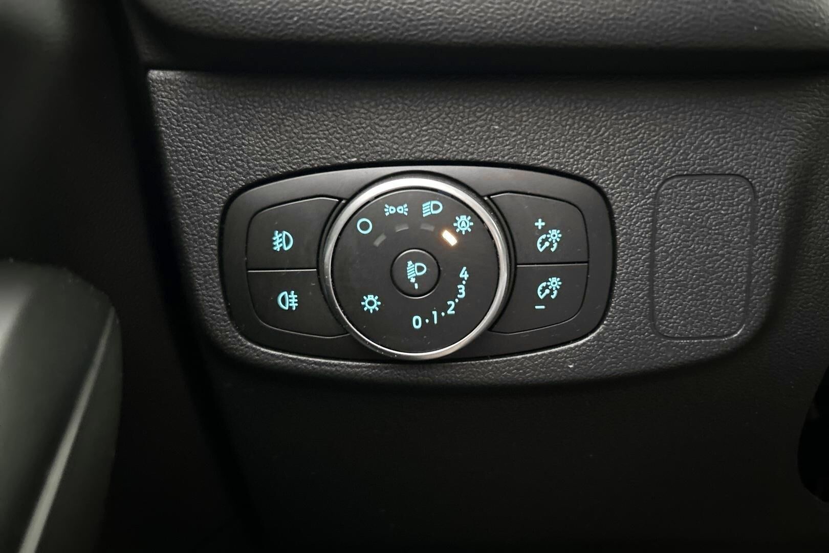 FORD Focus iso kuva 22