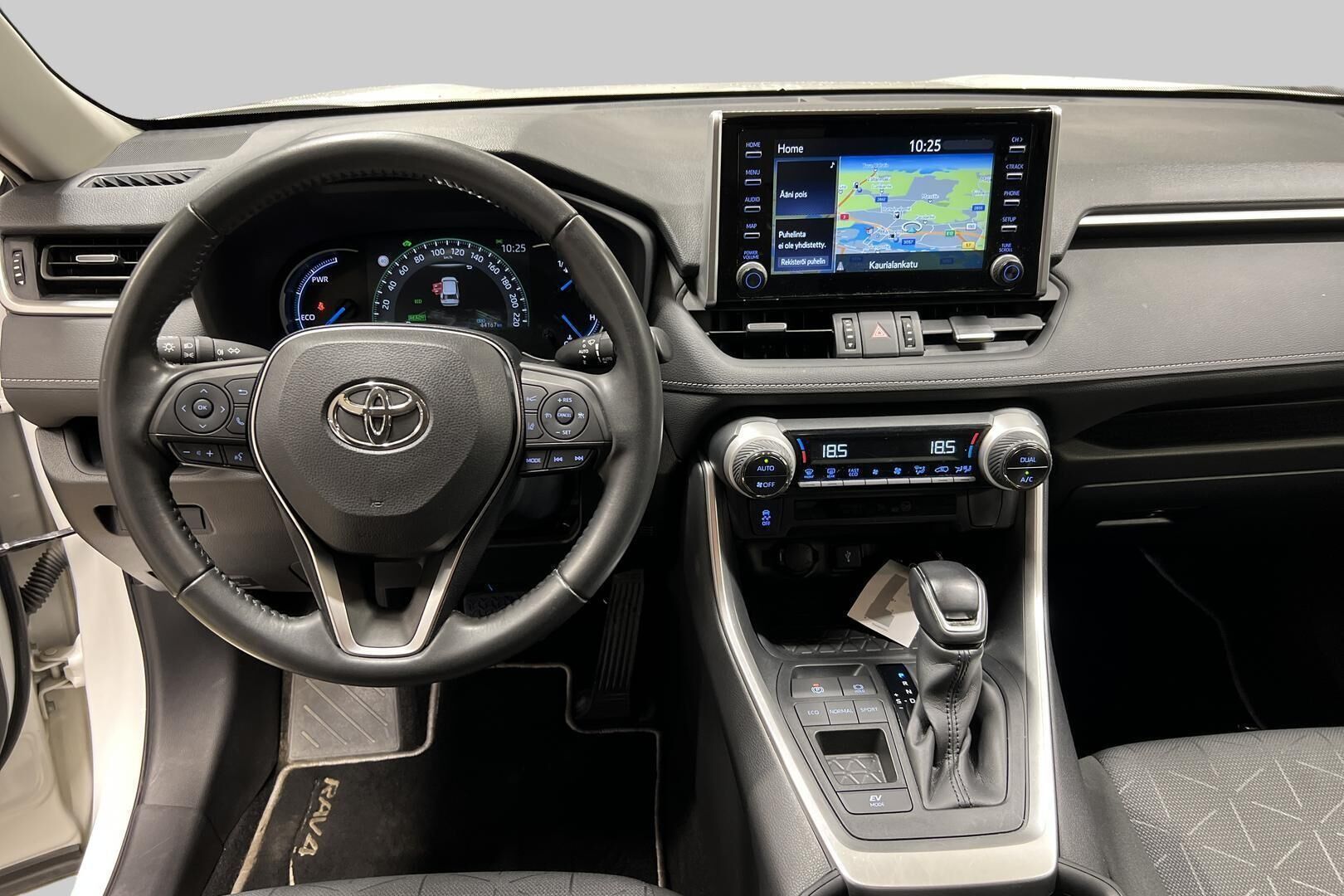 Toyota RAV4 iso kuva 9