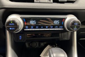 Toyota RAV4 esikatselu 13