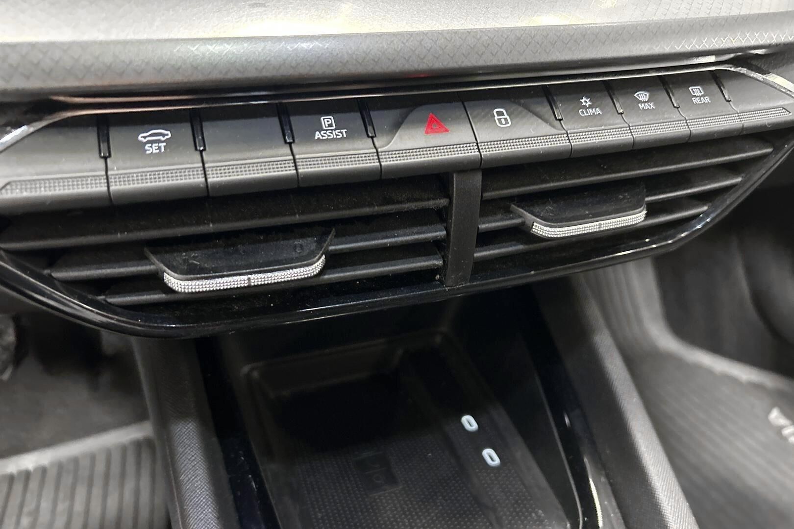 Skoda Octavia iso kuva 19