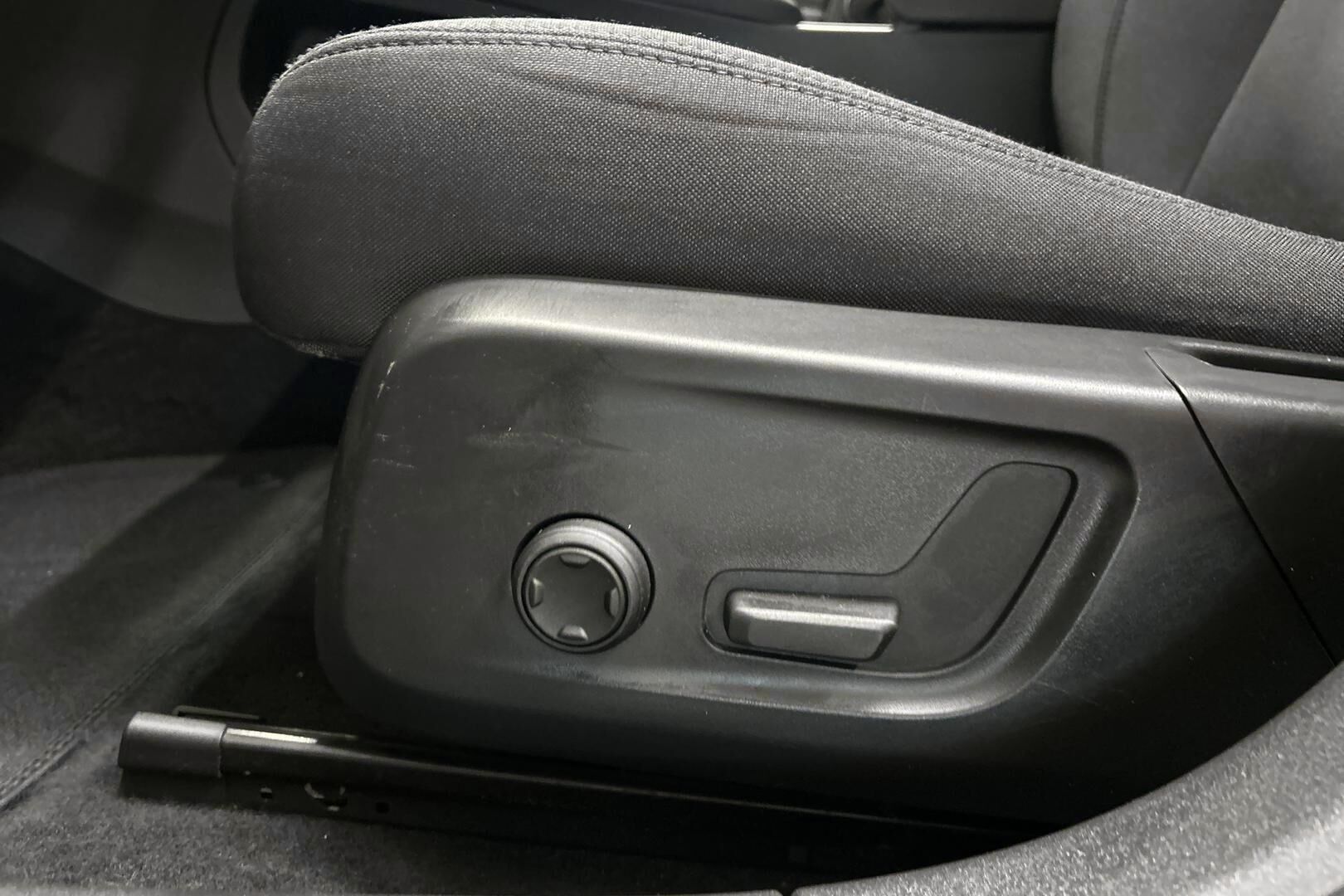 Polestar 2 iso kuva 13