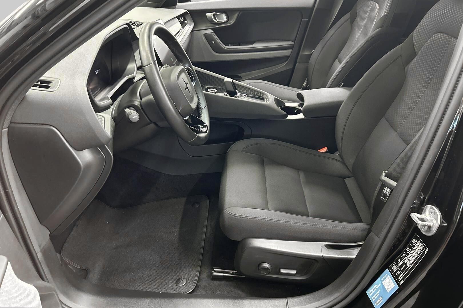 Polestar 2 iso kuva 6