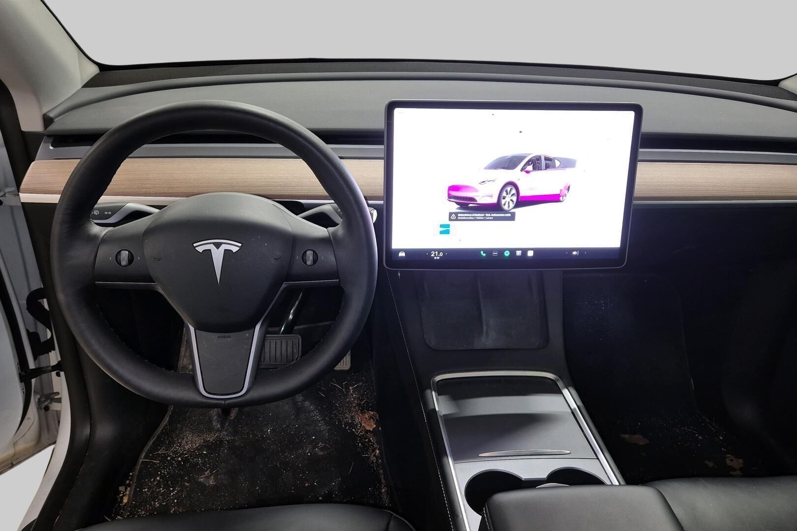Tesla MODEL Y iso kuva 2