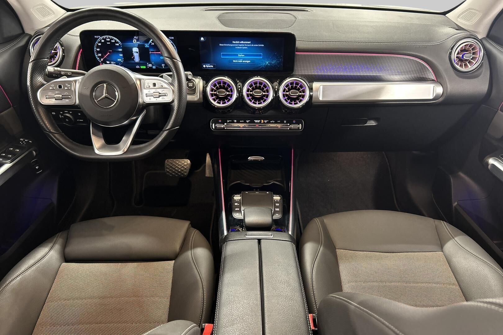 Mercedes-Benz EQB iso kuva 28