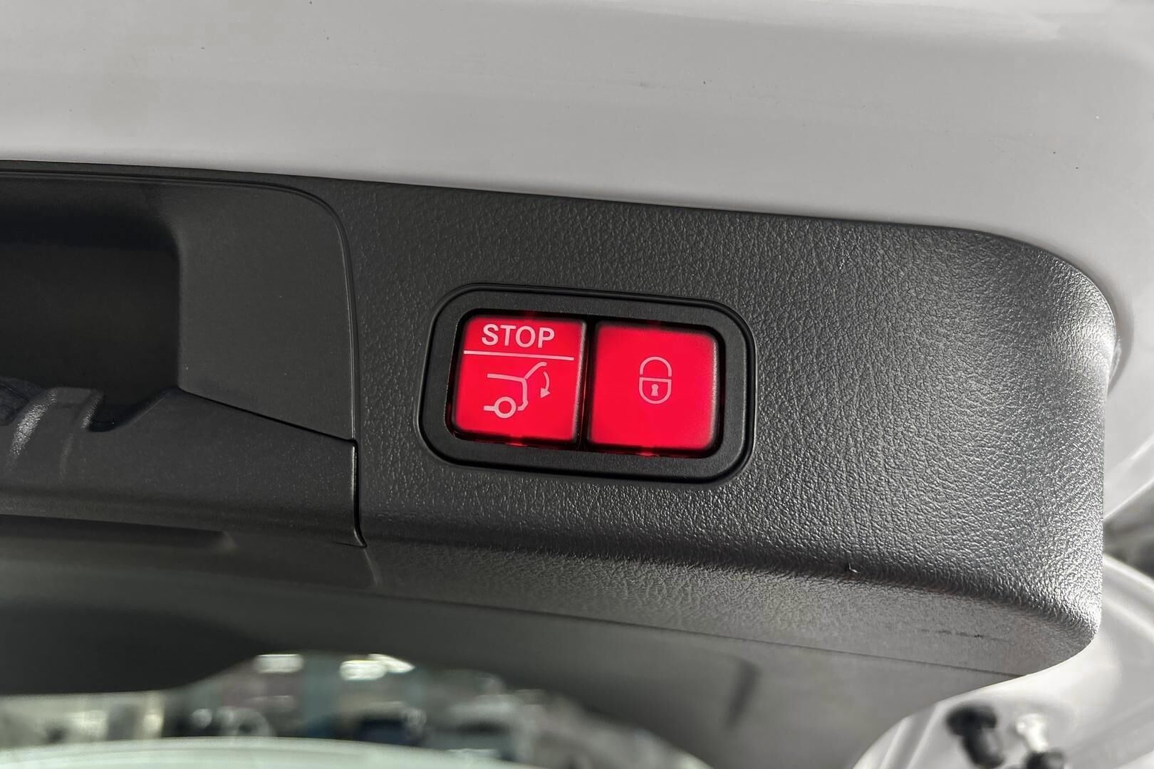 Mercedes-Benz EQB iso kuva 7