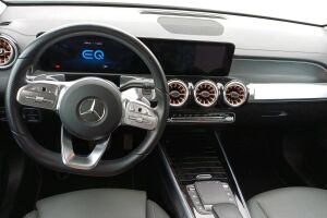 Mercedes-Benz EQB esikatselu 2
