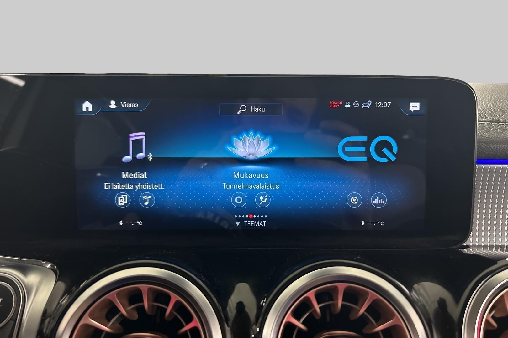 Mercedes-Benz EQB iso kuva 12