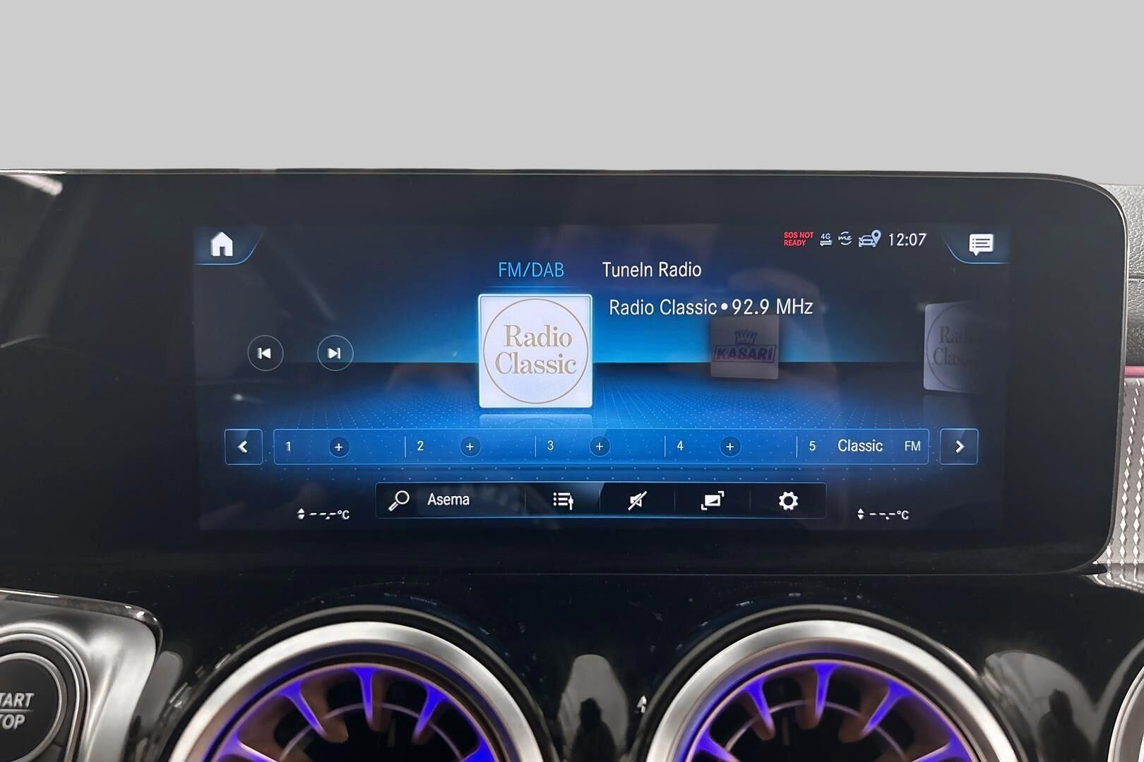 Mercedes-Benz EQB iso kuva 15