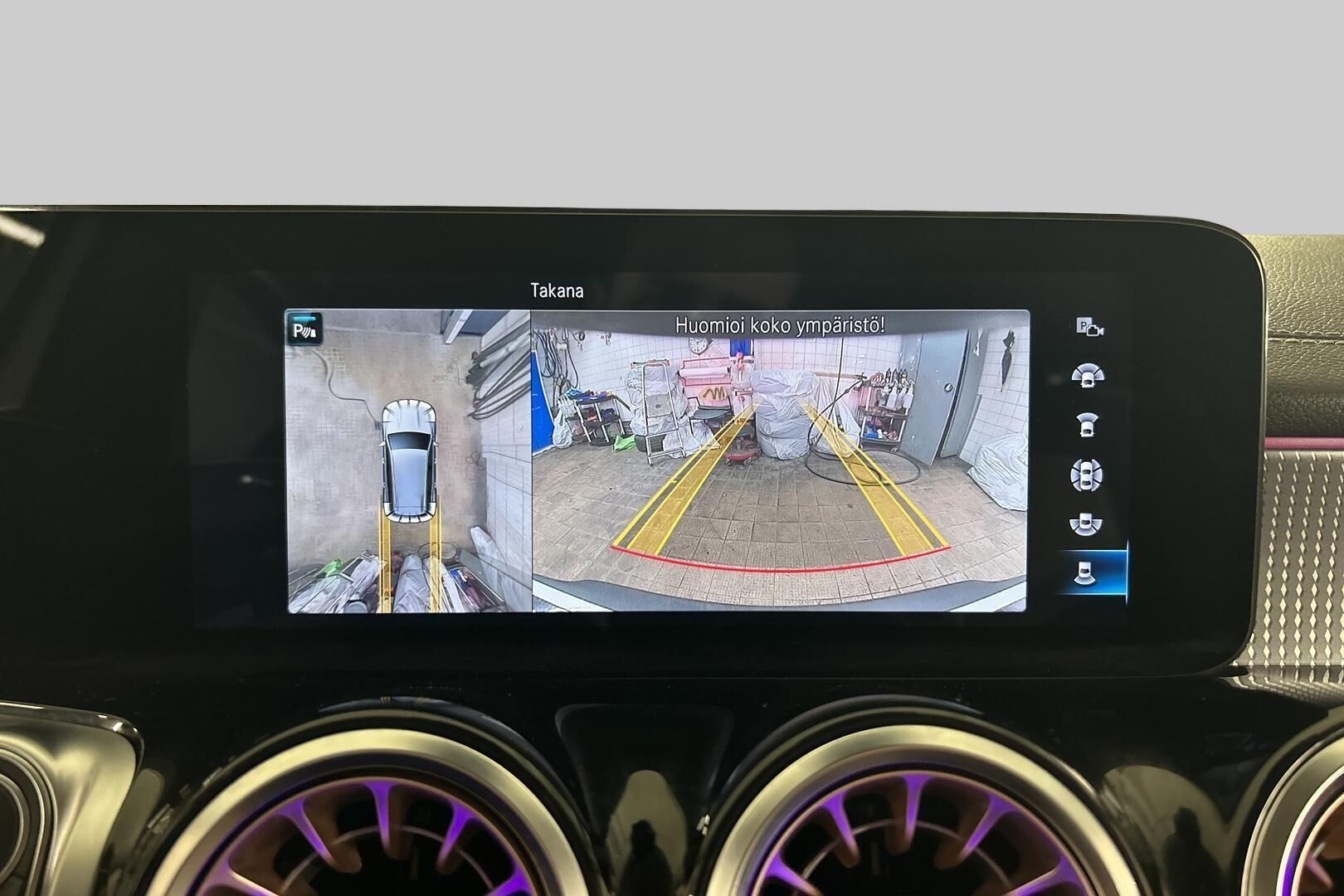 Mercedes-Benz EQB iso kuva 17