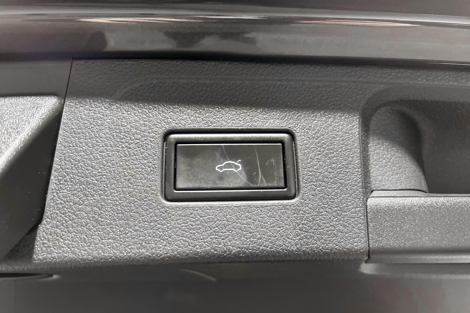 Volkswagen Passat iso kuva 14
