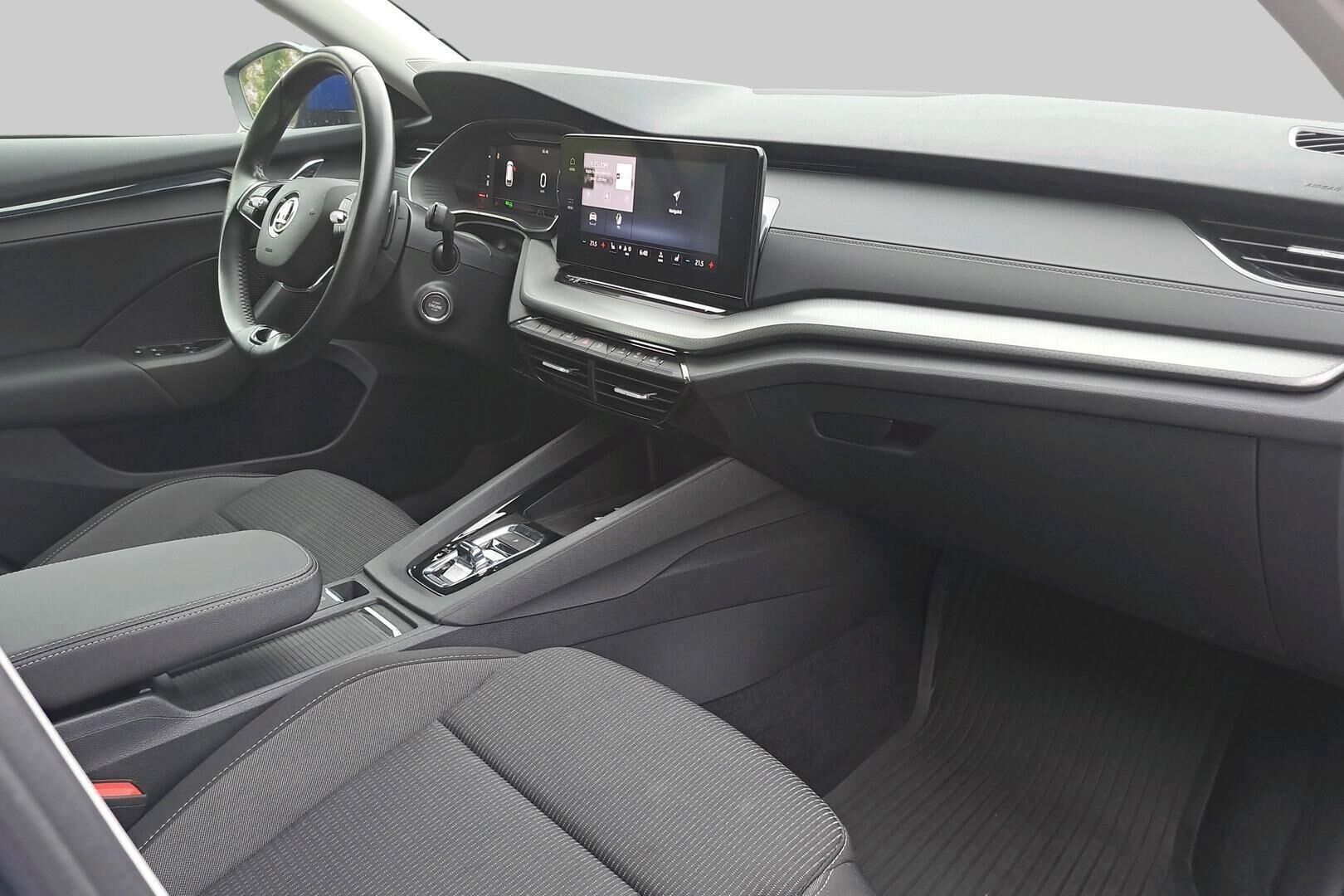 Skoda Octavia iso kuva 6