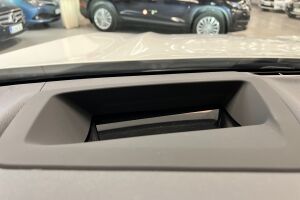 BMW iX3 esikatselu 16