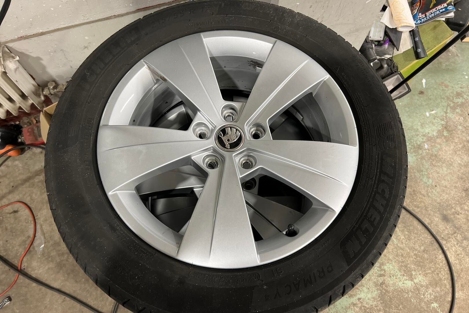 Skoda Superb iso kuva 14