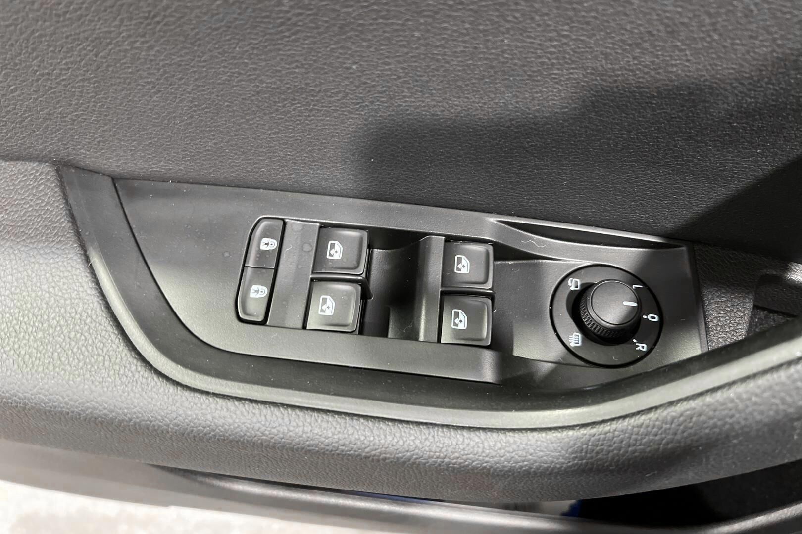 Skoda Superb iso kuva 15